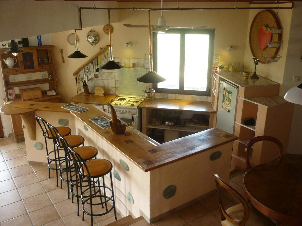 The Place By The Sun Milina Exterior foto